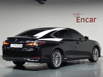 2021 Lexus ES