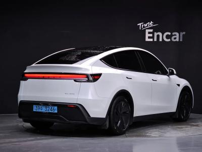 2025 Tesla Model Y