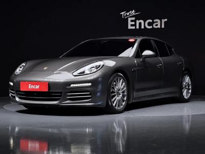 2016 Porsche Panamera