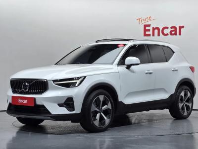 2023 Volvo XC40