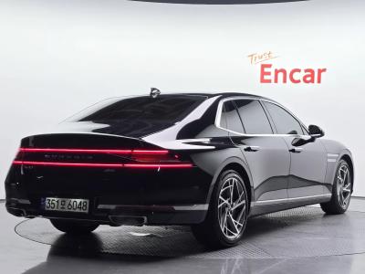 2022 Genesis G90