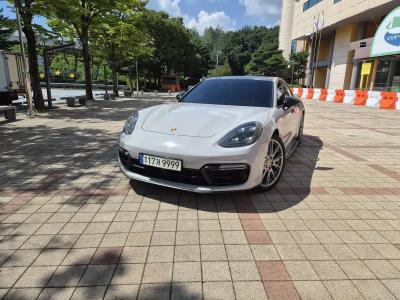 2019 Porsche Panamera