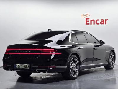 2022 Genesis G90