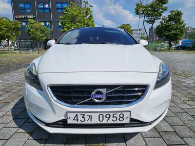 2015 Volvo V40