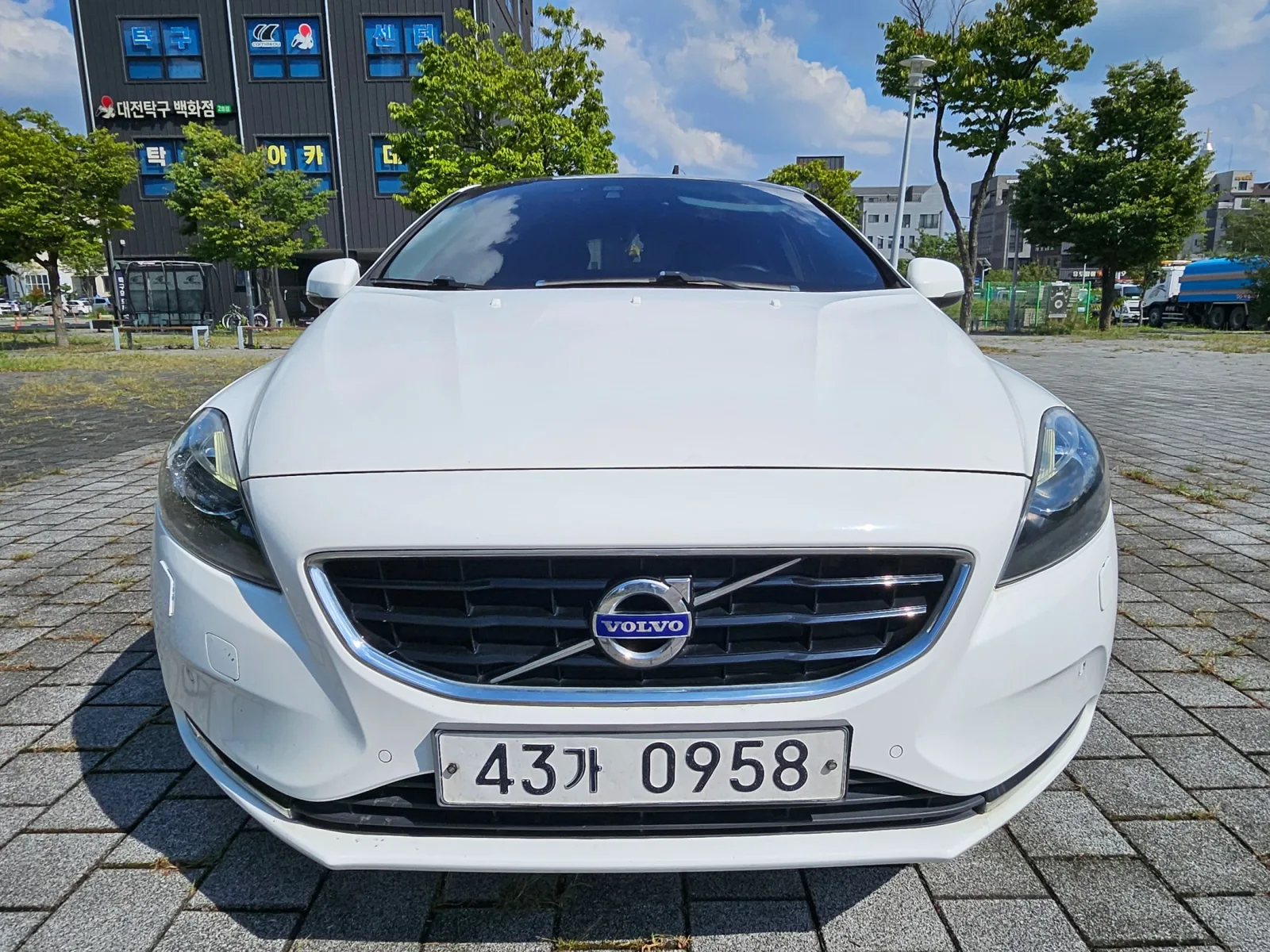 2015 Volvo V40