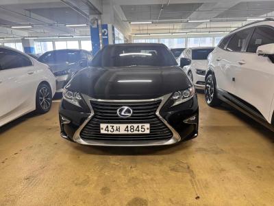 2018 Lexus ES