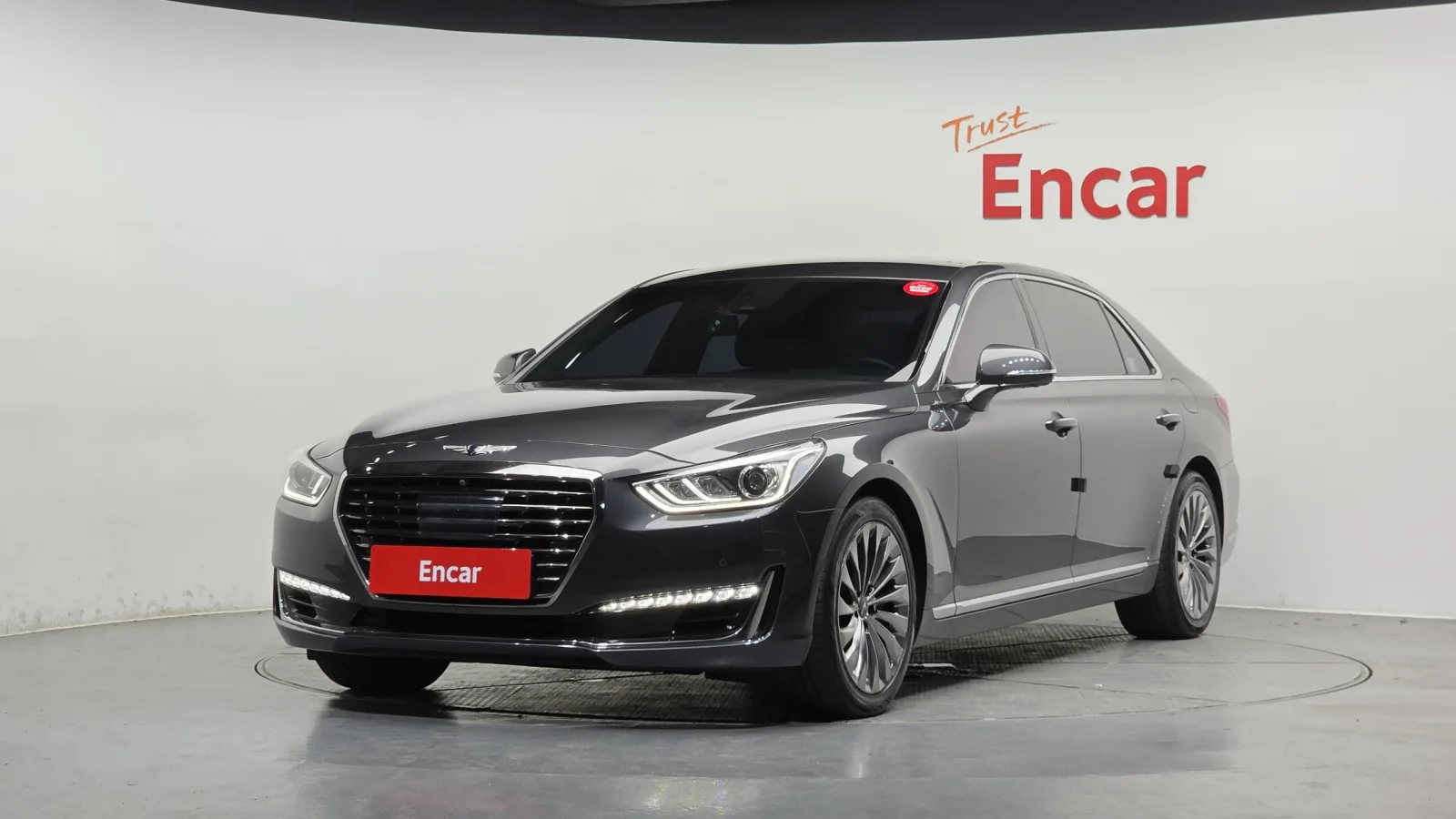 2018 Genesis EQ900