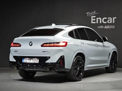 2025 BMW X4