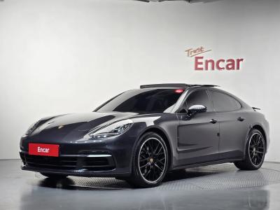 2018 Porsche Panamera