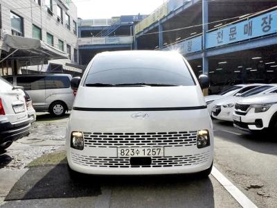 2022 Hyundai Staria