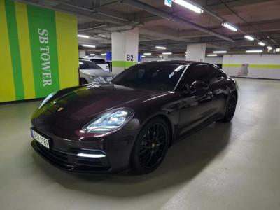 2018 Porsche Panamera