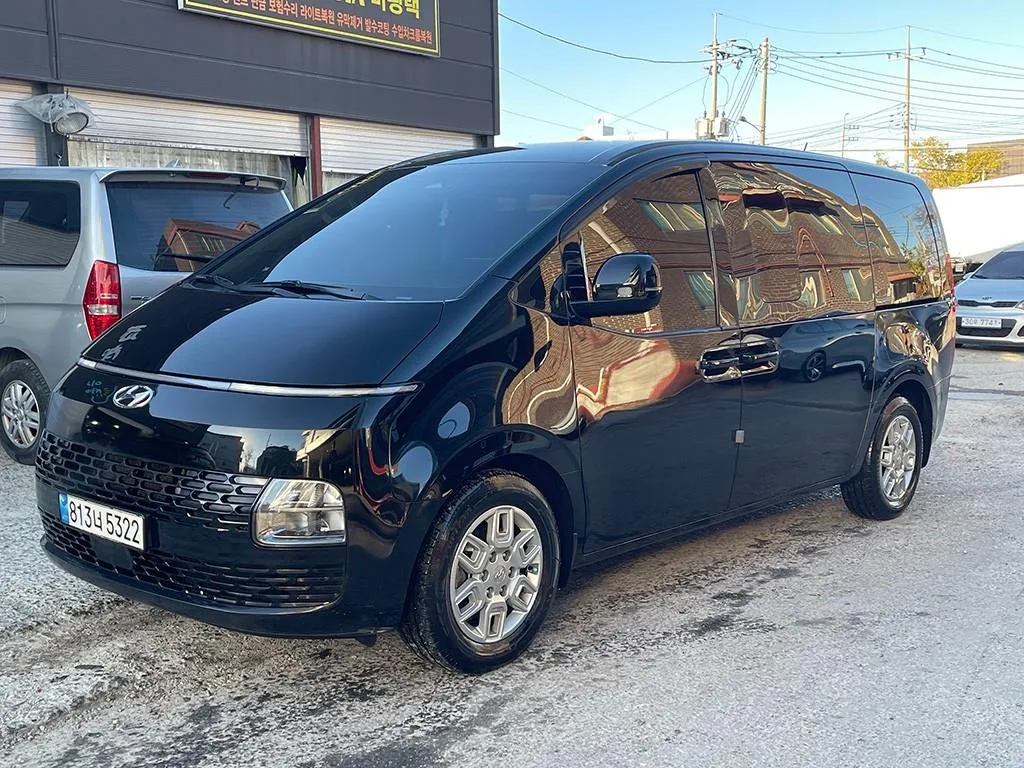 2022 Hyundai Staria