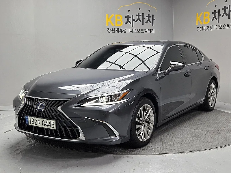 2022 Lexus ES