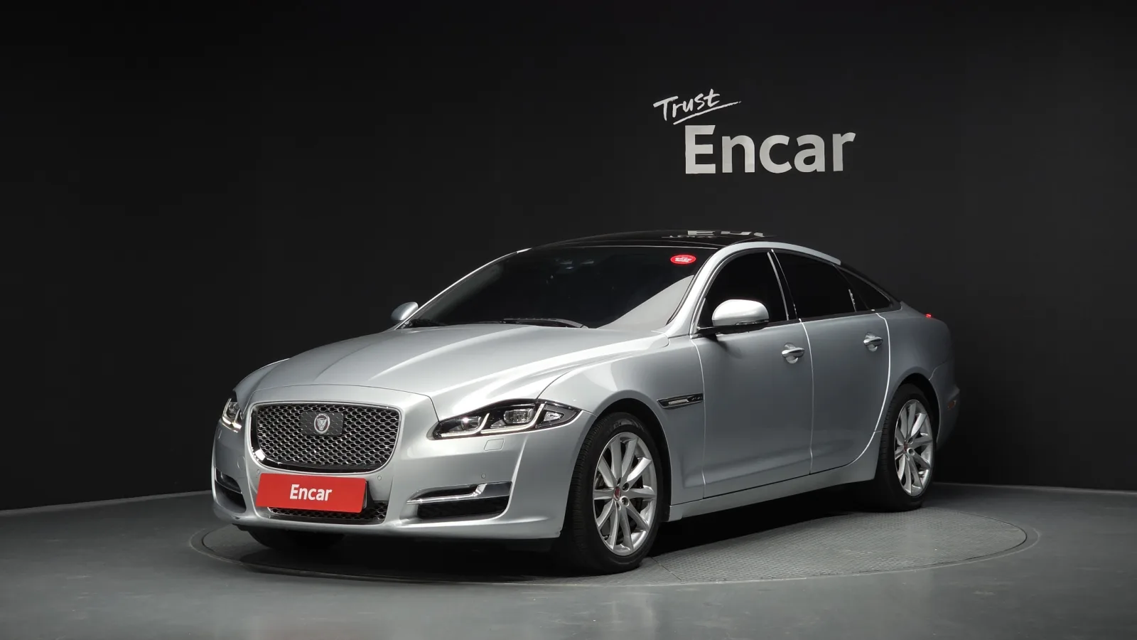 2018 Jaguar XJ