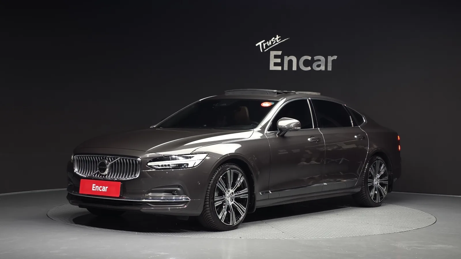 2022 Volvo S90