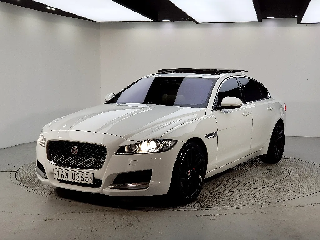 2016 Jaguar XF