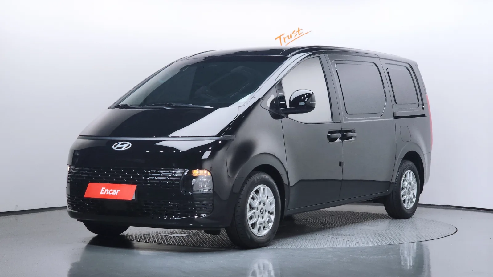 2025 Hyundai Staria