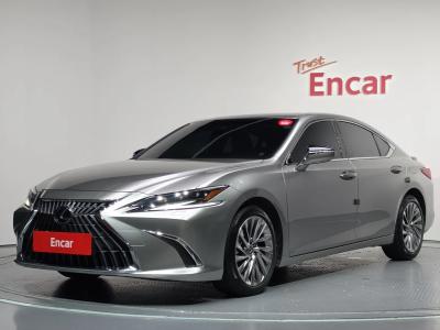 2024 Lexus ES