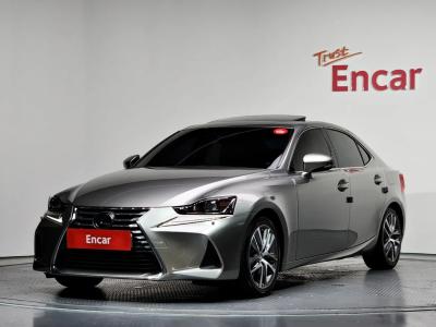 2019 Lexus IS