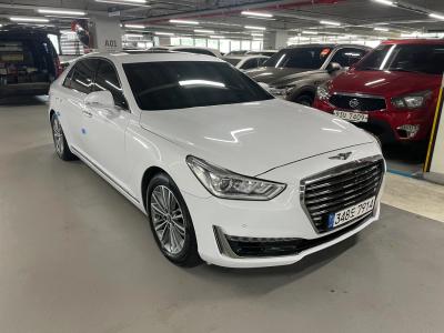 2018 Genesis EQ900