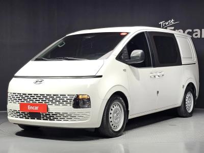 2022 Hyundai Staria