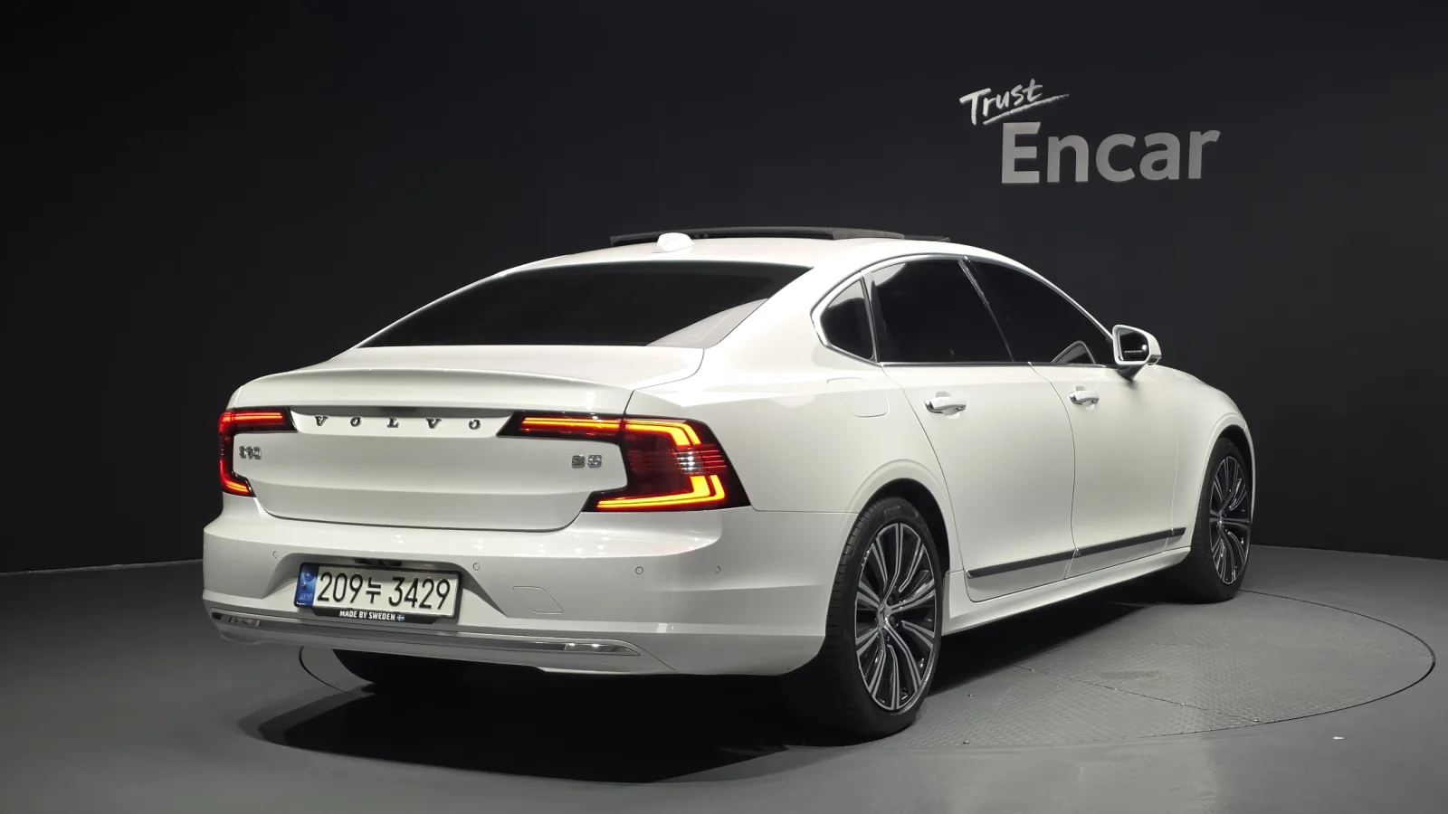 2021 Volvo S90