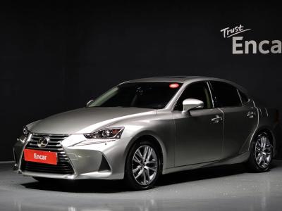 Lexus IS 2017