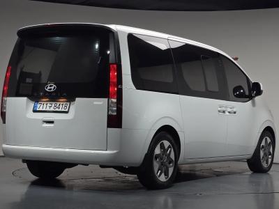 2025 Hyundai Staria