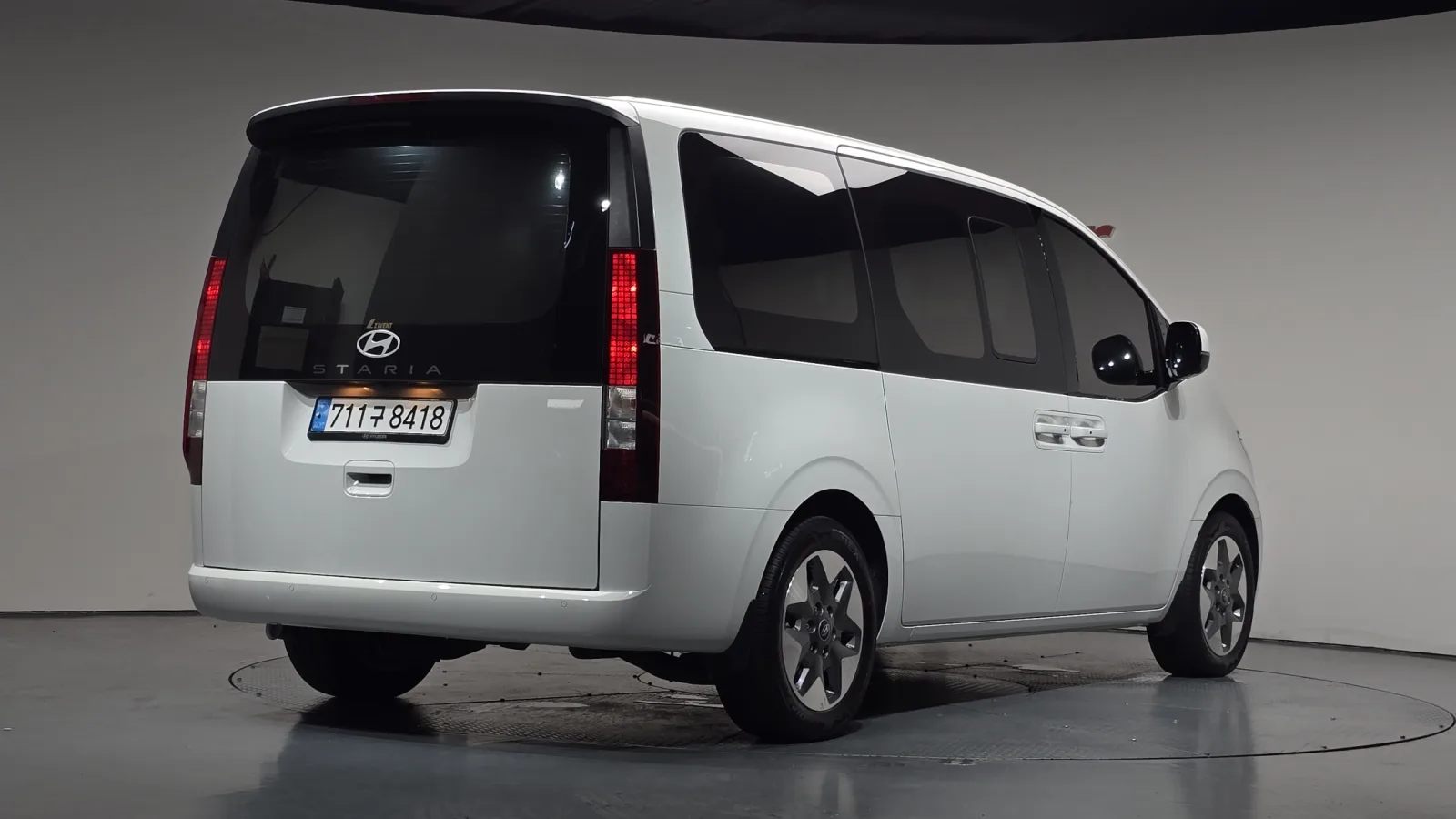 2025 Hyundai Staria