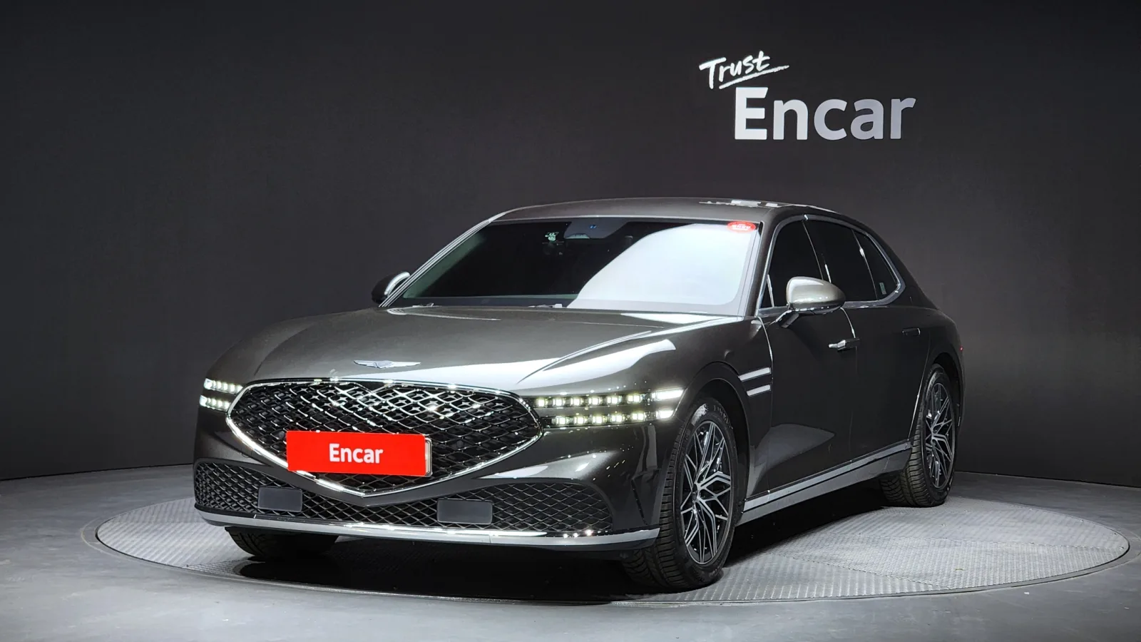 2023 Genesis G90