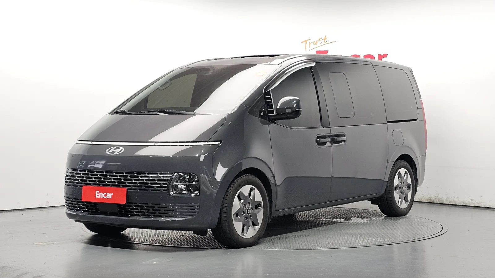 2025 Hyundai Staria