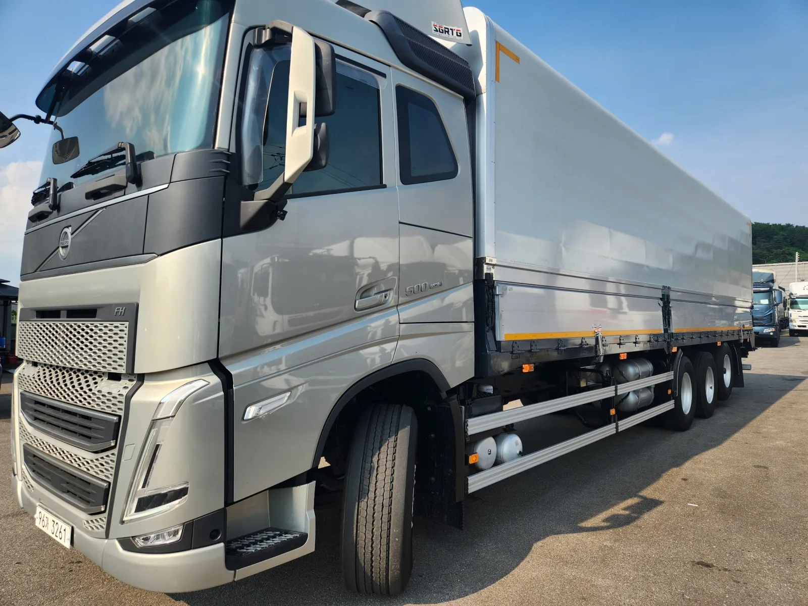 2021 Volvo CargoTruck