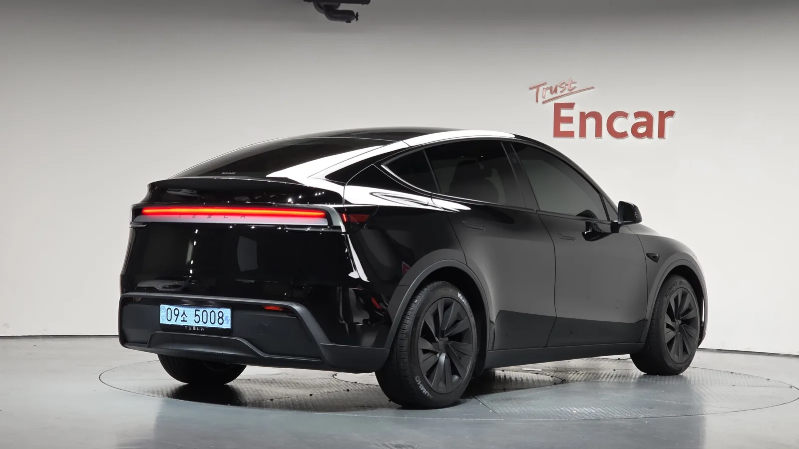 2025 Tesla Model Y