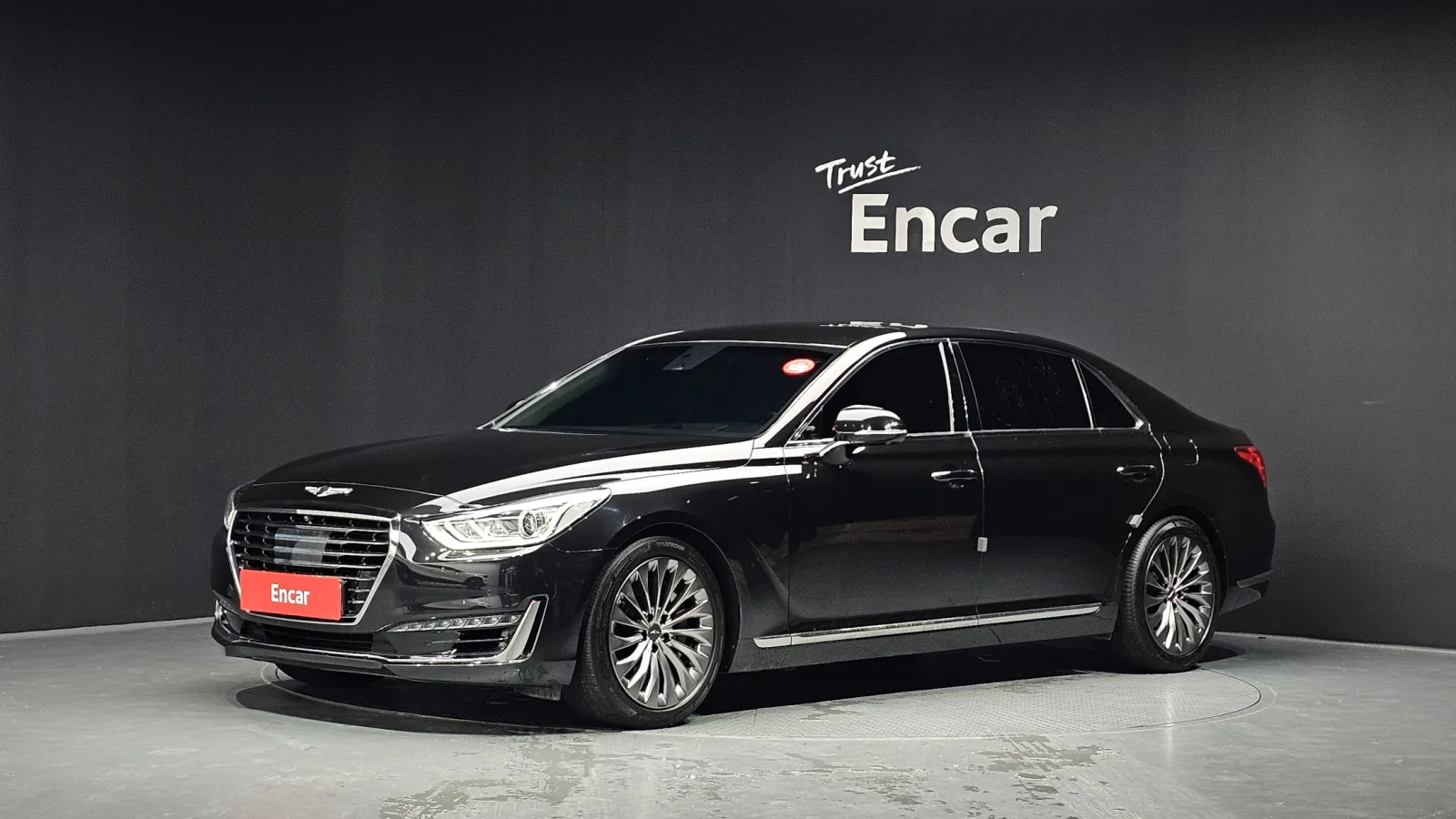 2018 Genesis EQ900