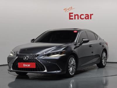 2025 Lexus ES