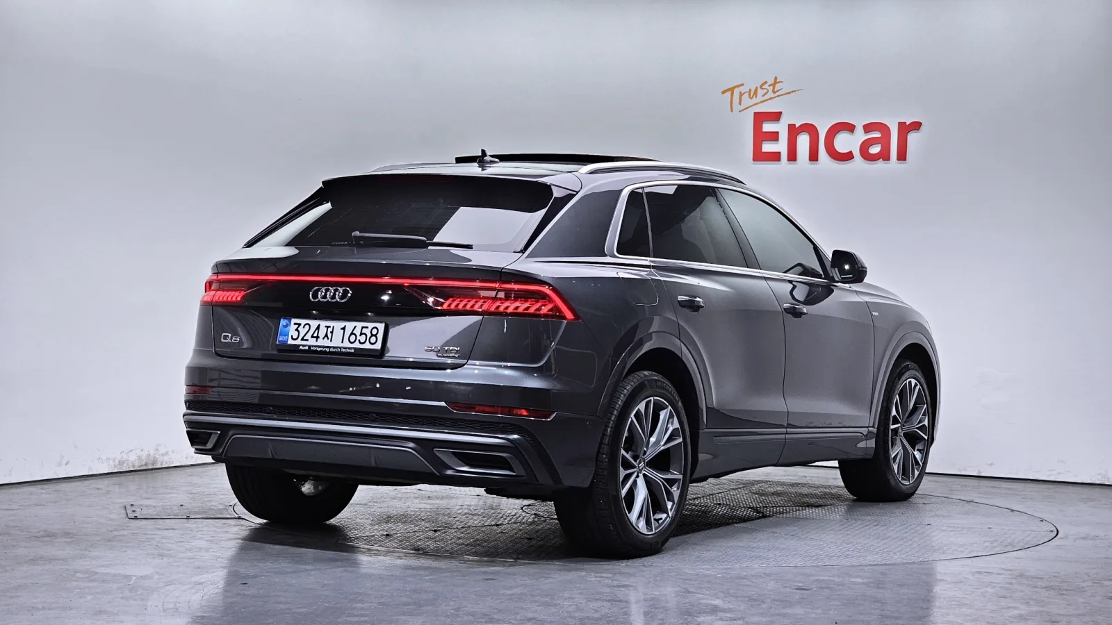 2021 Audi Q8