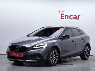 2019 Volvo V40