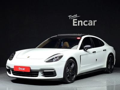 2018 Porsche Panamera