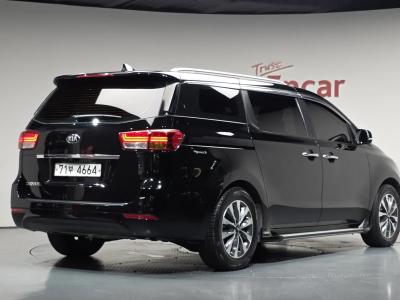 2015 Kia Carnival