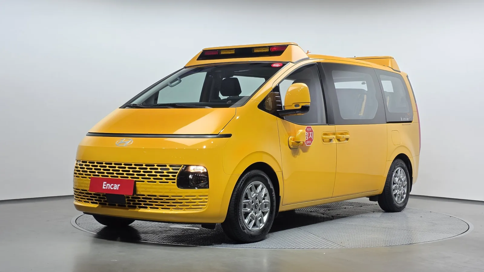 2025 Hyundai Staria