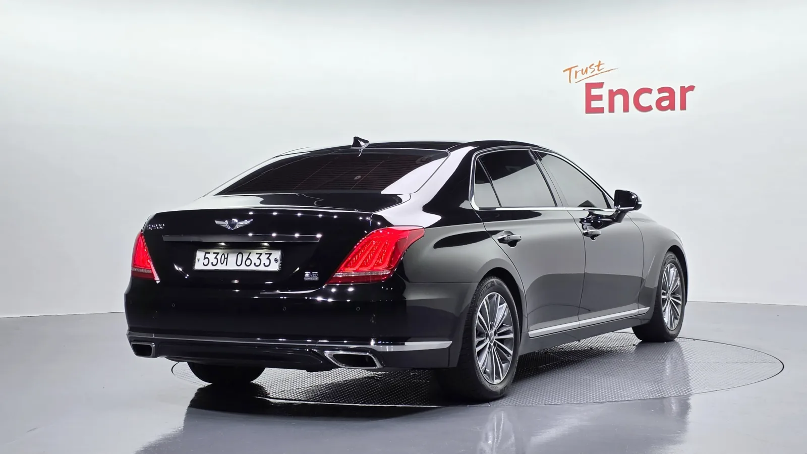 2016 Genesis EQ900