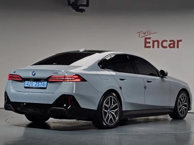2025 BMW i5