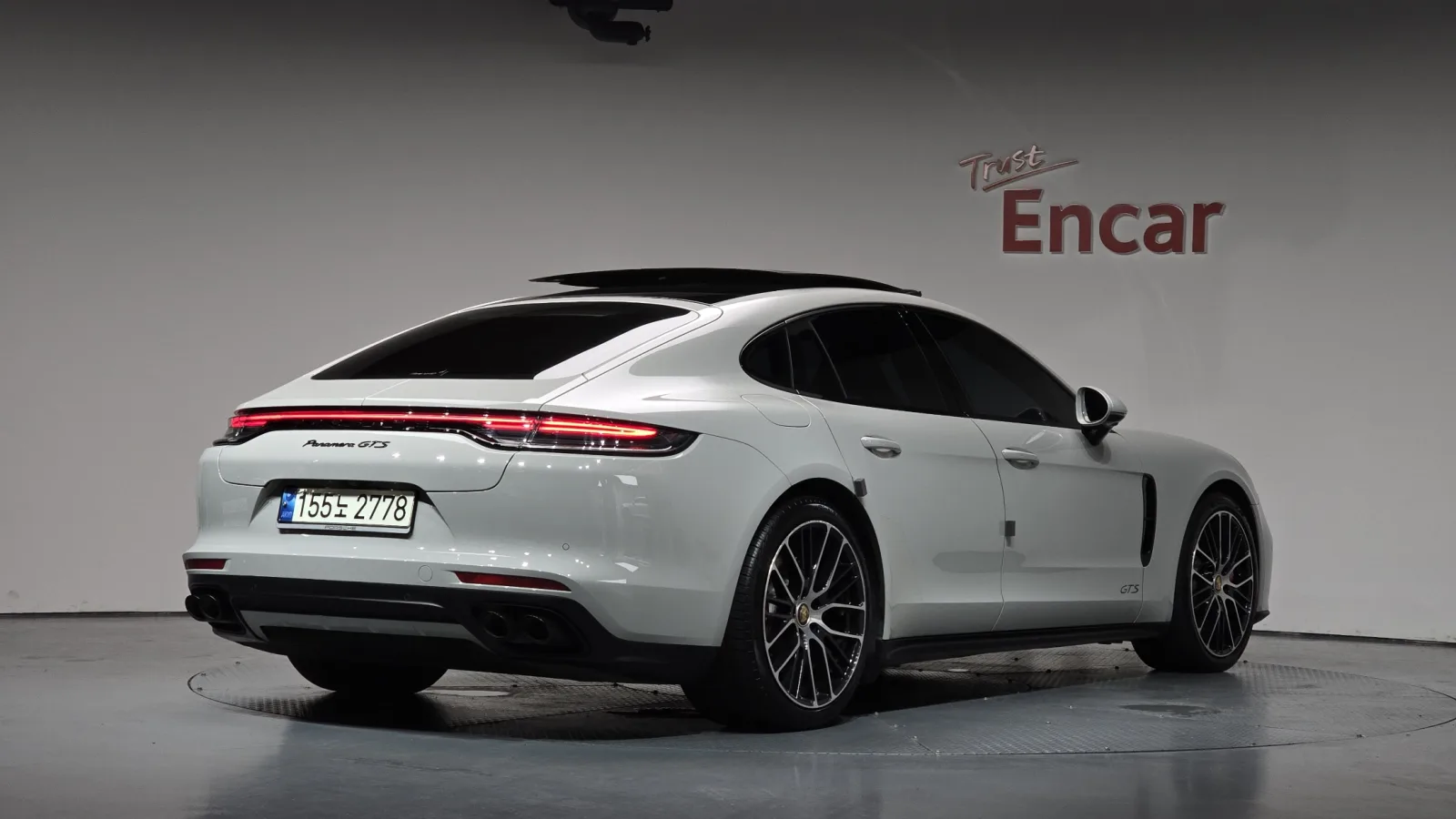 2022 Porsche Panamera