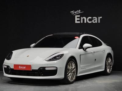 2020 Porsche Panamera