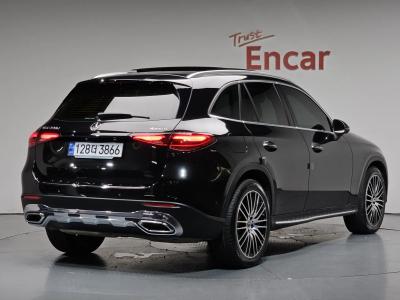 2023 Mercedes-Benz GLC-Class