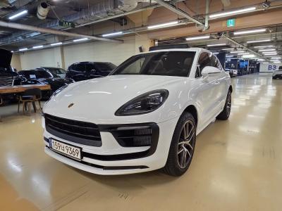 2022 Porsche Macan