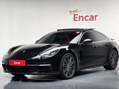 2018 Porsche Panamera