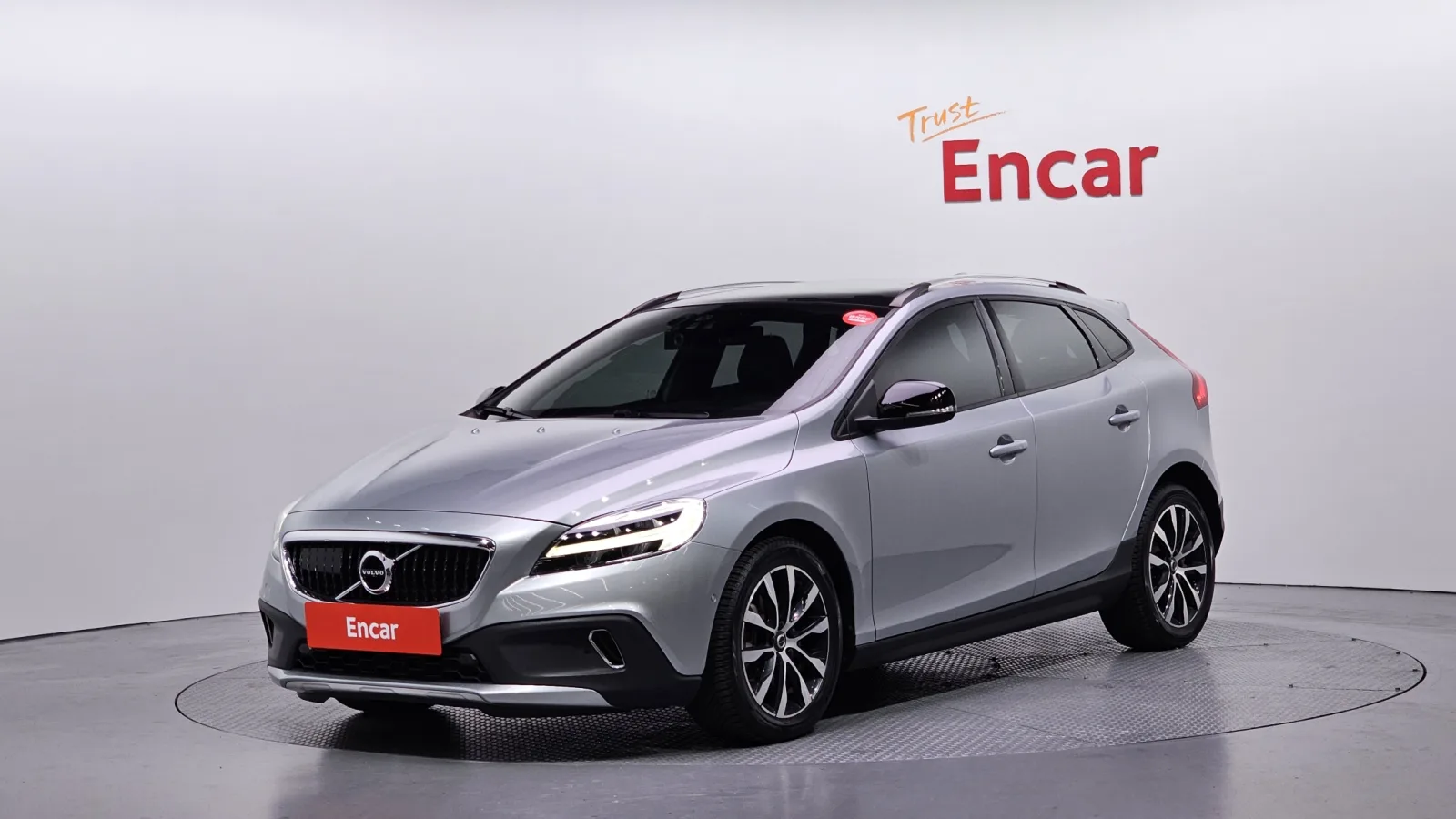 2019 Volvo V40