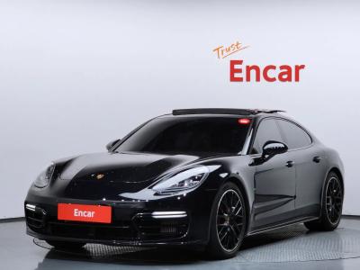 2020 Porsche Panamera