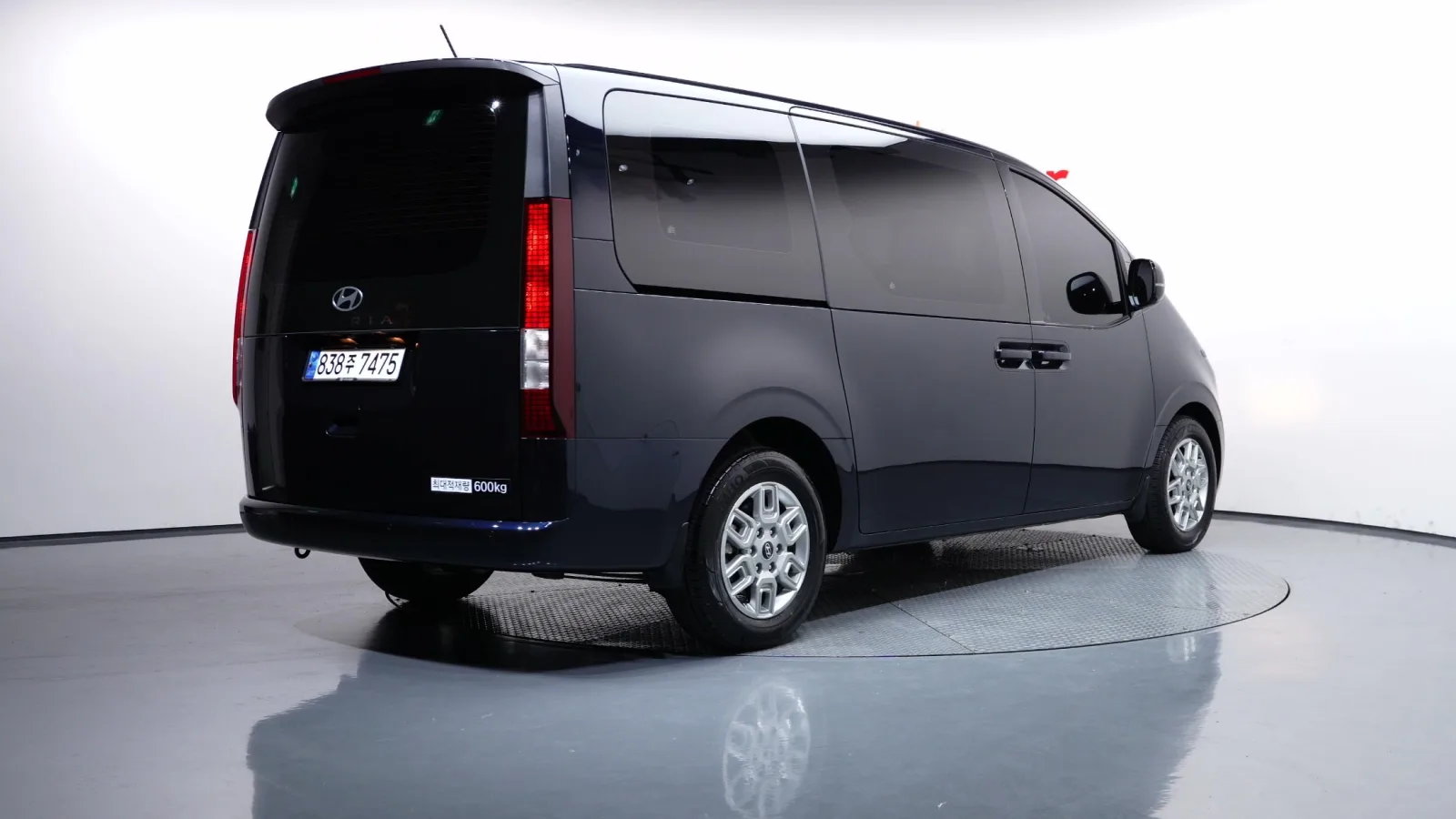 2025 Hyundai Staria